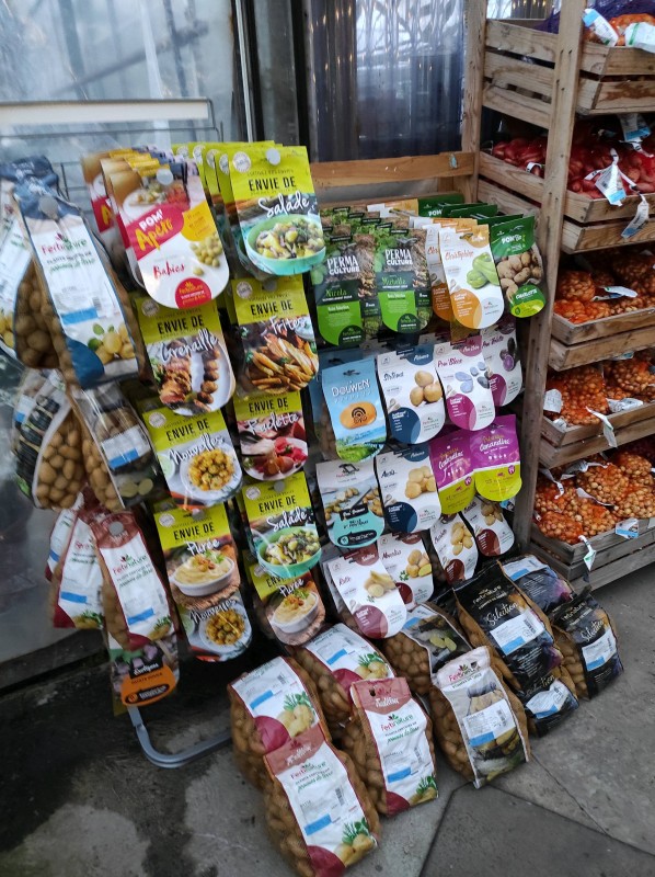 Vente de pommes de terre, oignons, échalotes, asperges...