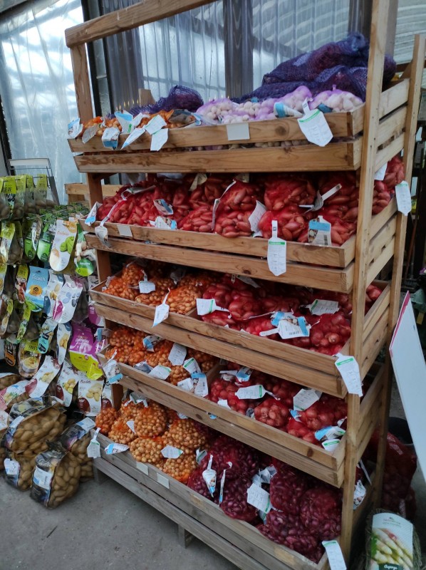 Vente de pommes de terre, oignons, échalotes, asperges...